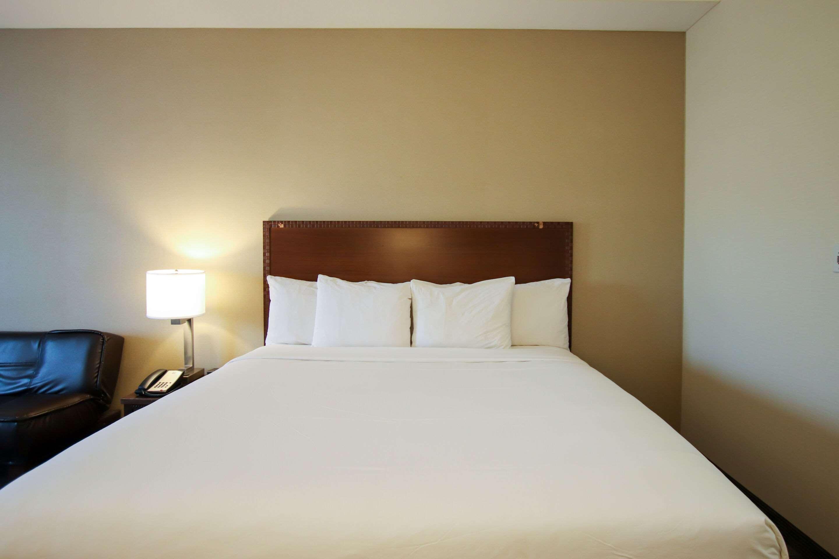 Comfort Inn Доусън Крийк Екстериор снимка
