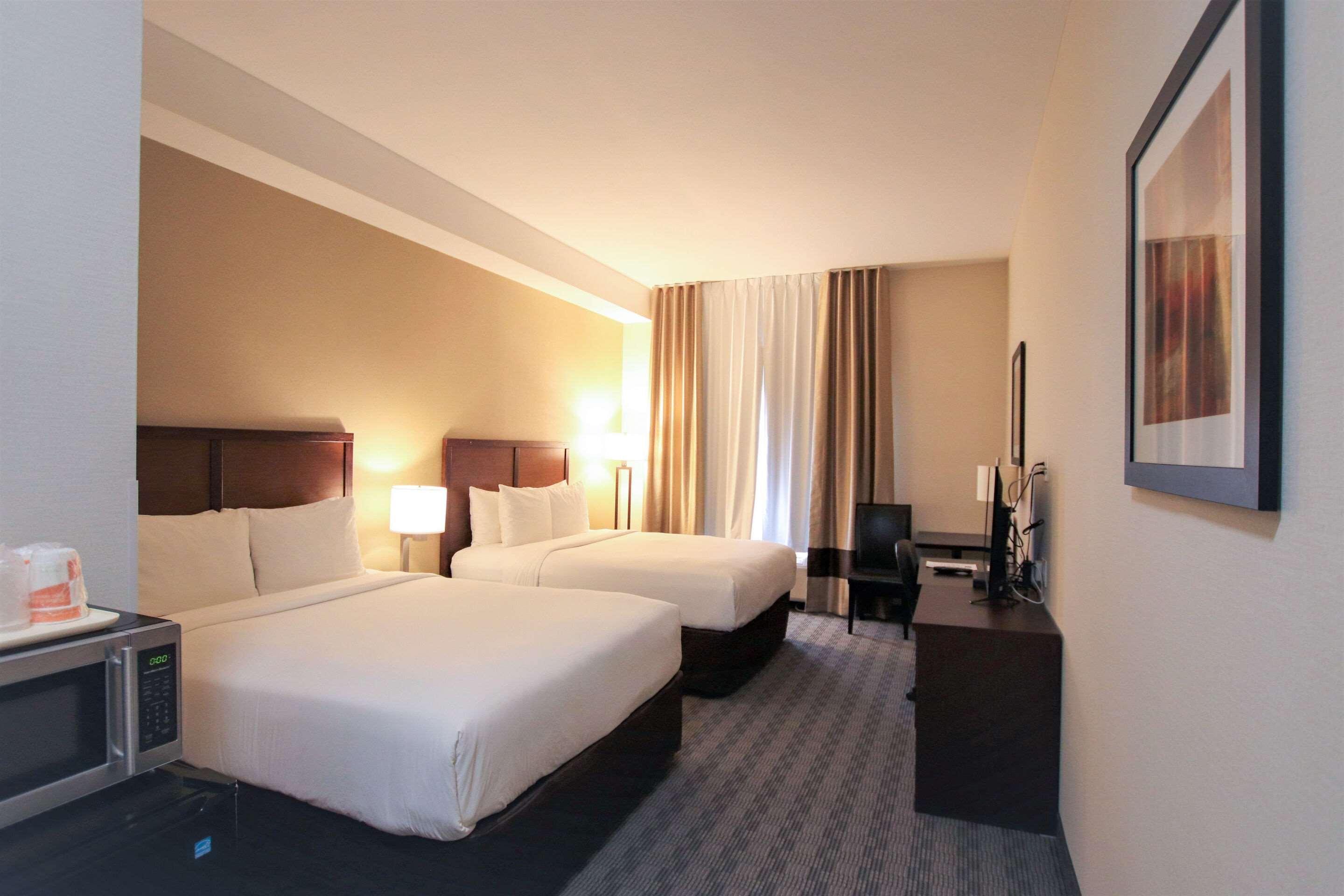 Comfort Inn Доусън Крийк Екстериор снимка