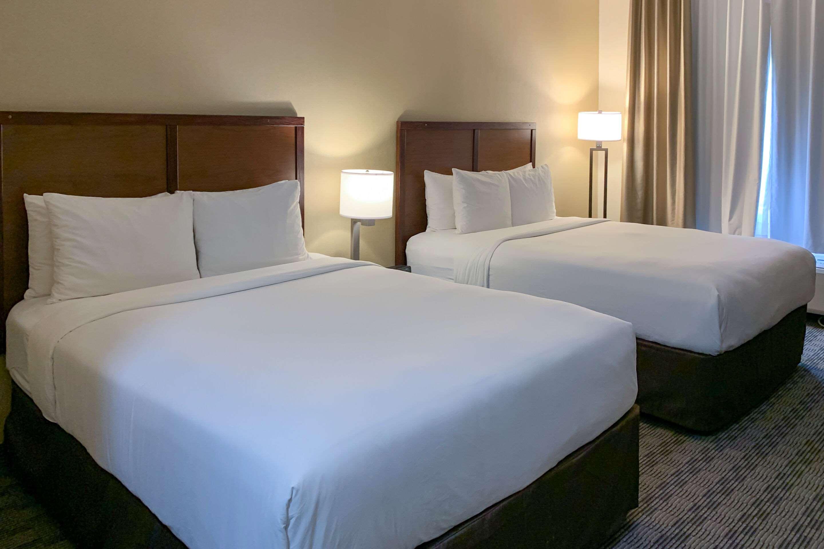 Comfort Inn Доусън Крийк Екстериор снимка