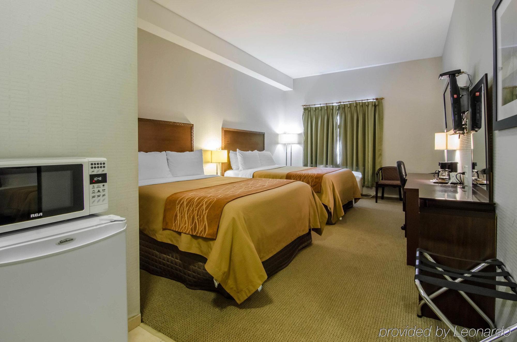 Comfort Inn Доусън Крийк Екстериор снимка